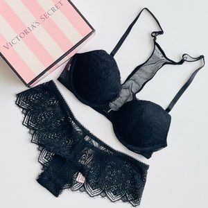 32C XS Victoria’s Secret black bra set
